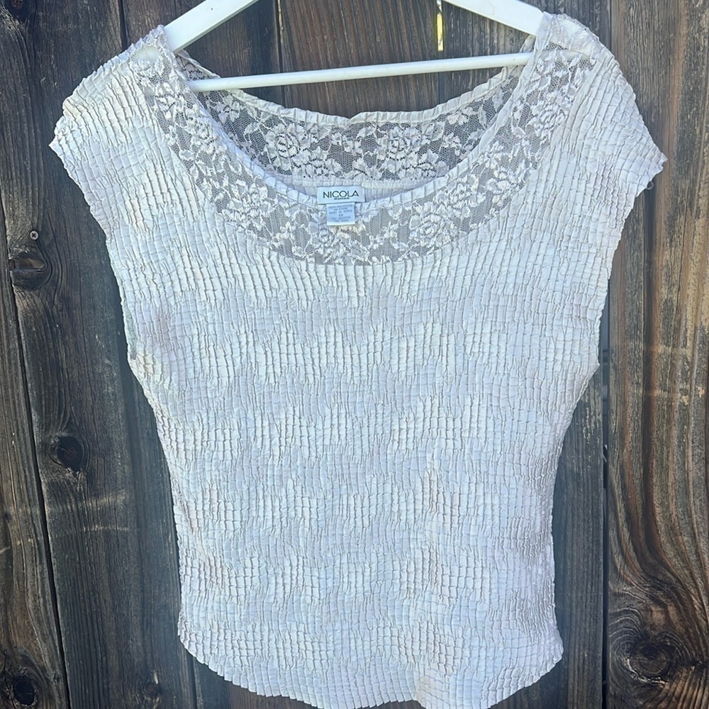 Nicola crinkle top size 1x lucent white